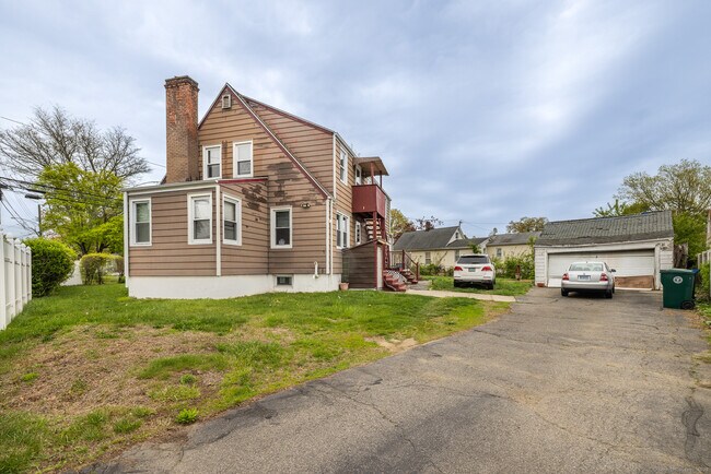 Building Photo - 436 Sedgewick Ave