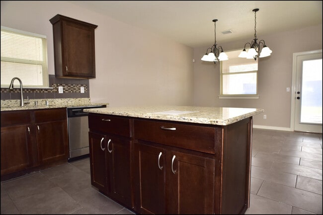 Building Photo - 13239 Emerald Isle St