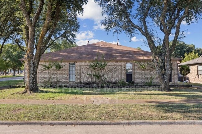 Building Photo - 1156 Mountain View St