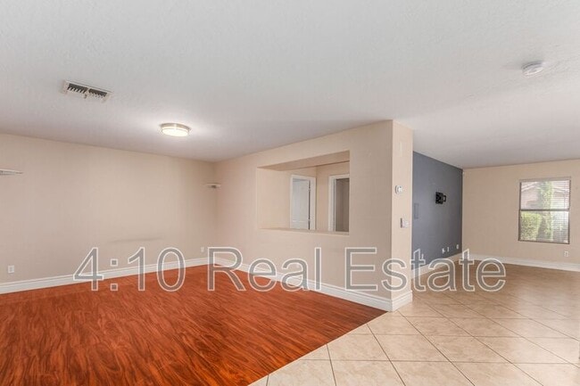Building Photo - 3748 E Betsy Ln