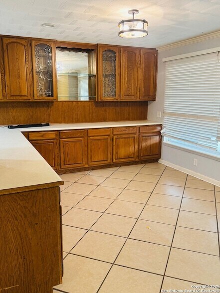 Building Photo - 335 Pinewood Ln