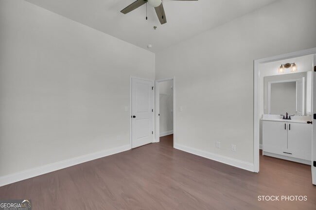 Building Photo - 1048 Homestead Way St