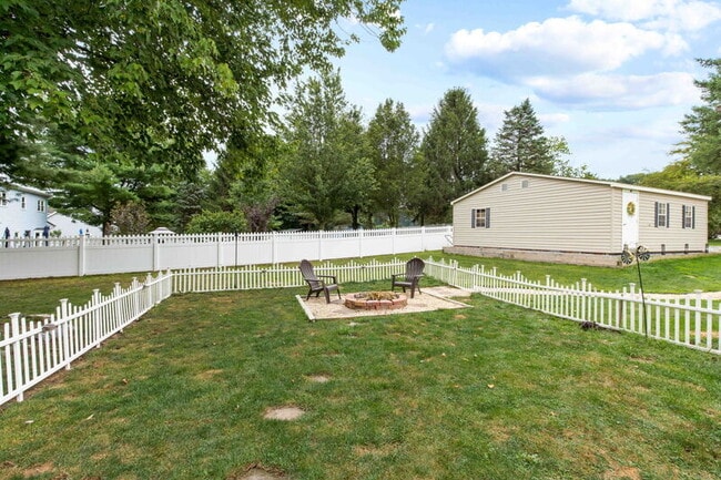 Building Photo - 24 Knollwood Dr