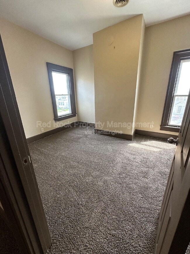 Building Photo - 802 McKinley St