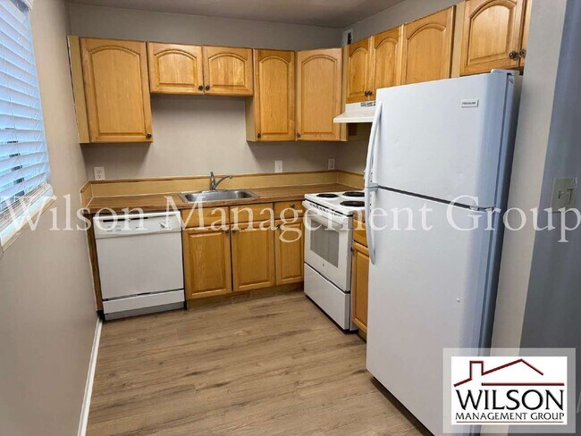 Building Photo - 2365 Oak Park Way