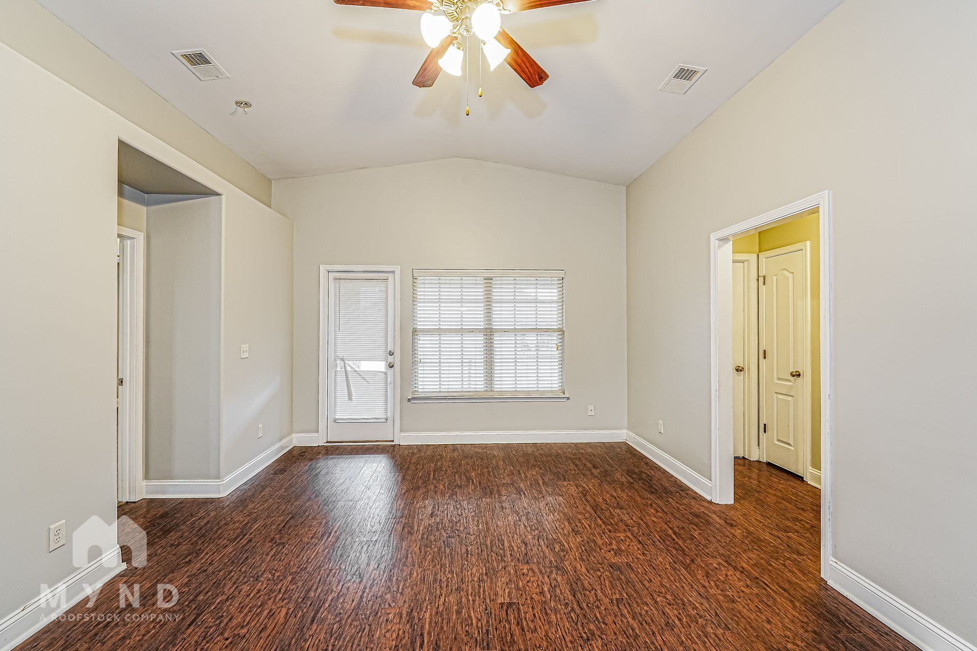 Building Photo - 4053 Cambridge Dr