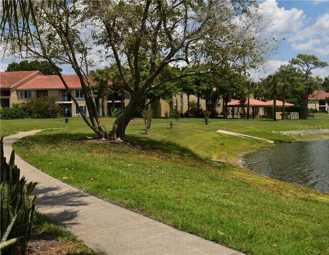 Building Photo - 4045 Crockers Lake Blvd