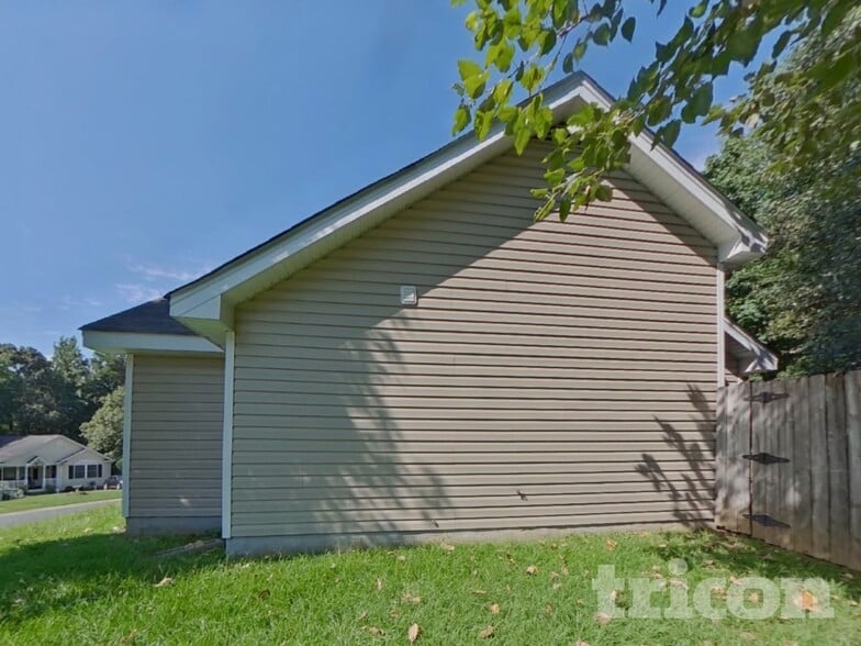 Building Photo - 7100 Idlewild Brook Ln