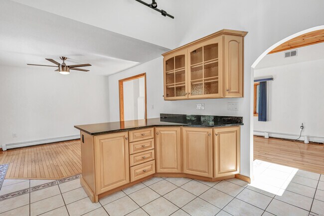 Building Photo - 21 Greenbriar Rd