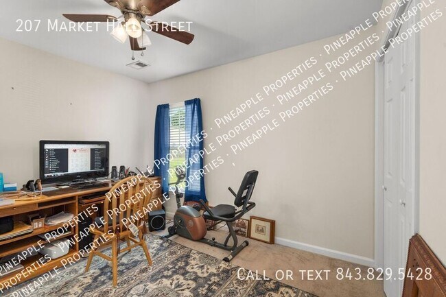 Building Photo - 207 Market Hall St