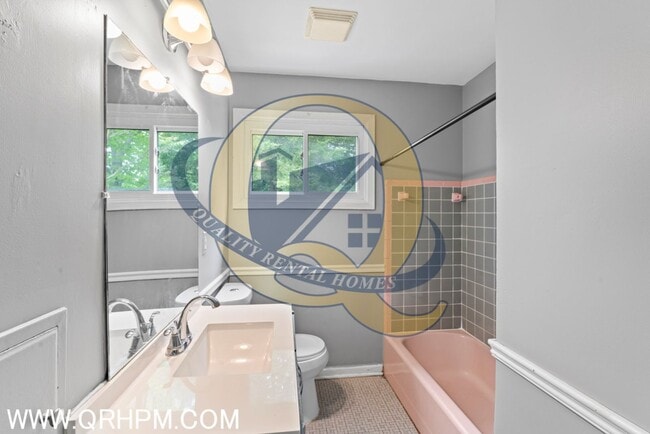 Building Photo - Available Now in Fenton!!!