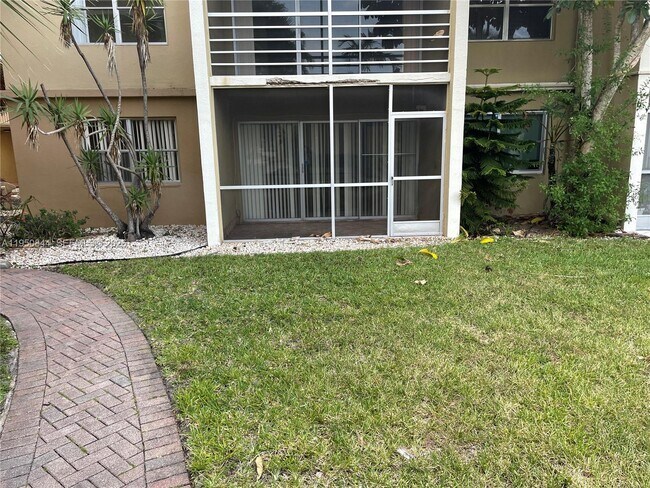 Building Photo - 4235 N University Dr