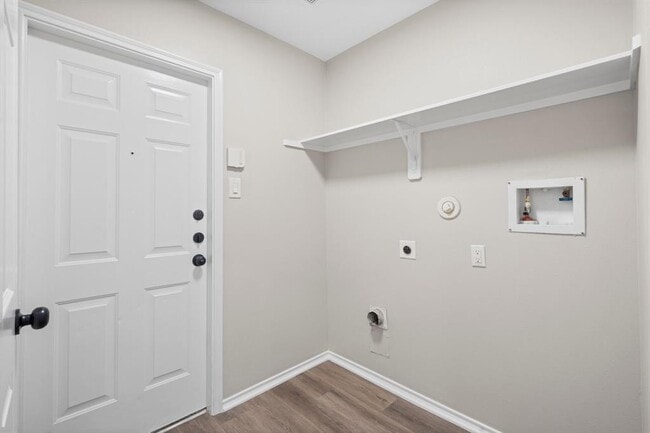 Building Photo - 18464 Sunrise Oaks Ct