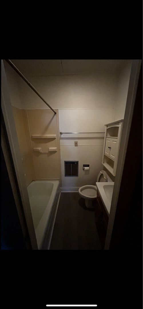 Building Photo - 361 Warren Ave