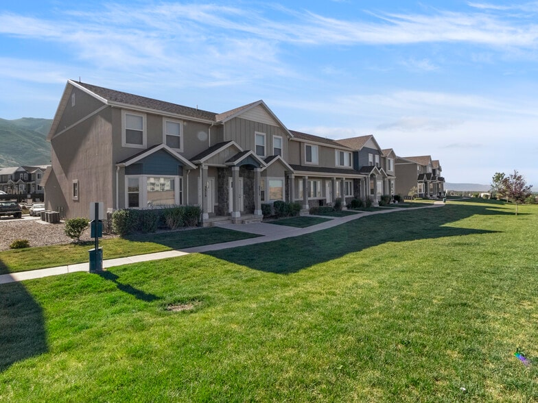 Building Photo - Greyhawk Townhomes