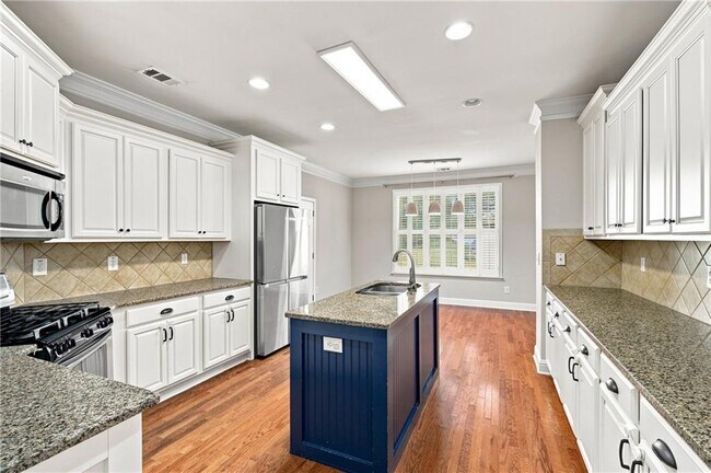 Building Photo - 3135 Carrick Rd