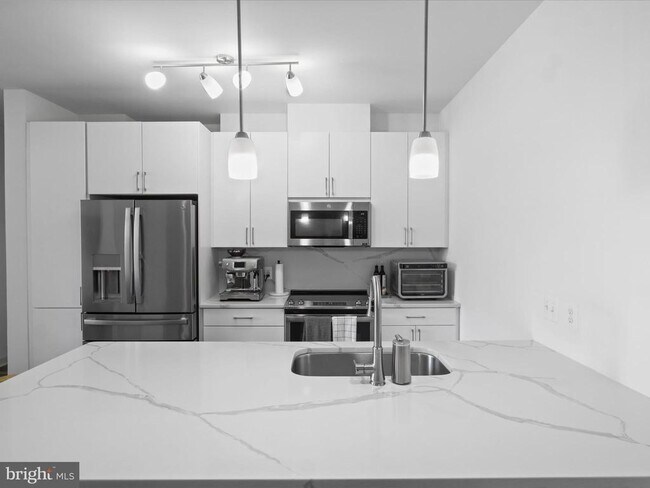 Building Photo - 10755 Fairgrounds Dr