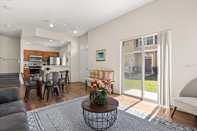 Building Photo - 2624 Lodi Cir