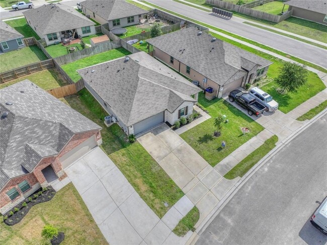 Building Photo - 204 Rockbridge Dr