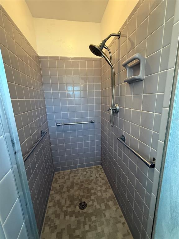 Building Photo - 2100 E Vina Del Mar Blvd