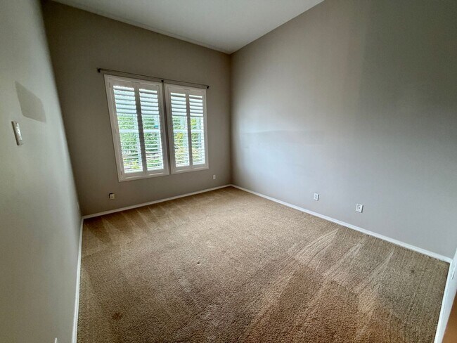 Building Photo - 2Bd/2Ba Bellevue Condo