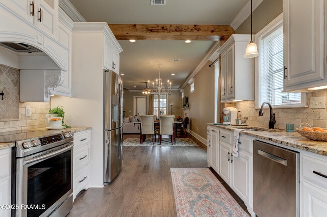 Building Photo - 505 N Montauban Dr