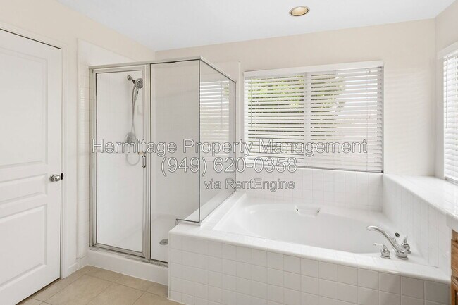 Building Photo - 51 Avanzare