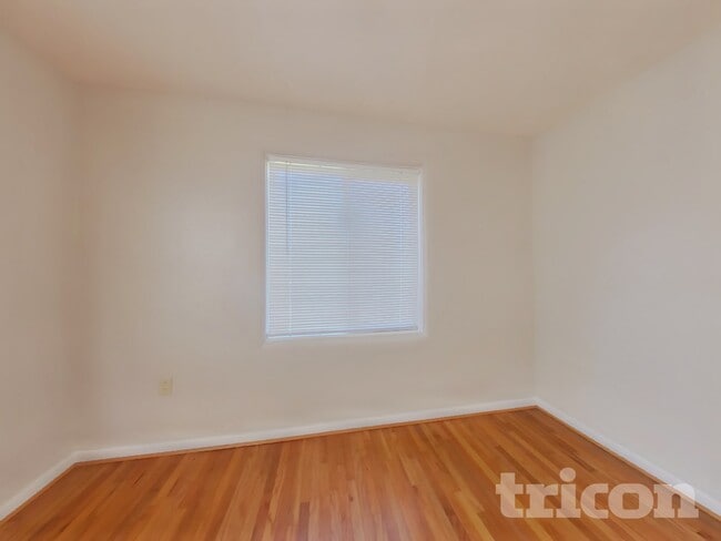 Building Photo - 342 Camellia Way