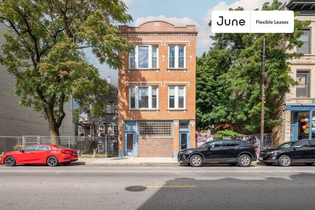 Building Photo - 2250 W North Ave