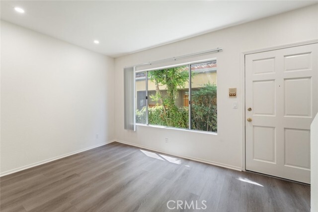 Building Photo - 731 E Cypress Ave
