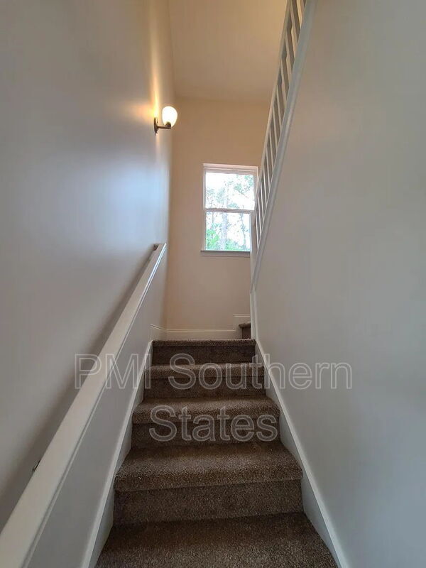 Building Photo - 305 Clarus Crk Wy