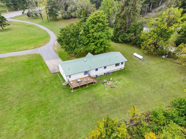 Building Photo - 560 Co Rd 102