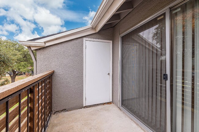 Building Photo - 3203 W Walnut Hill Ln