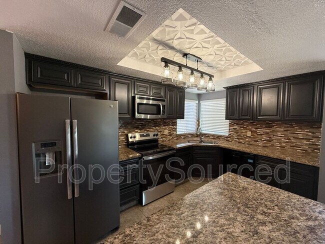 Building Photo - 856 Nottingham Dr