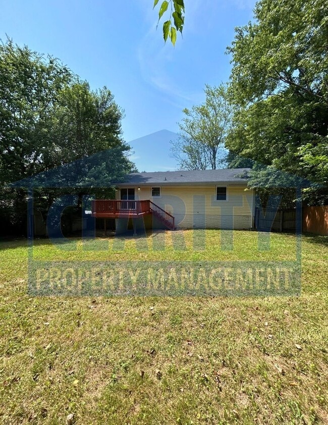 Building Photo - Gorgeous four bedroom home!!