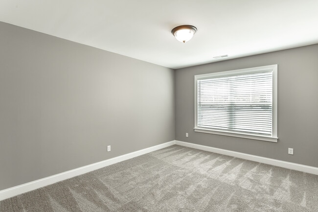 Building Photo - 7725 Peppertree Dr