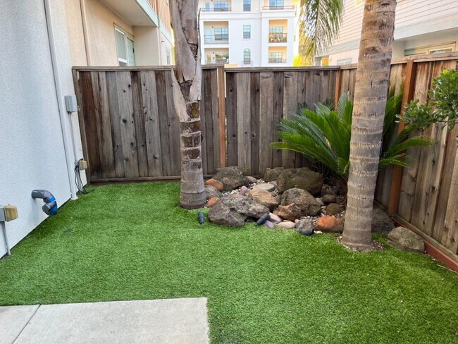 Building Photo - 15 Josefa Way