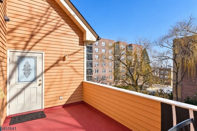 Building Photo - 55 S Fullerton Ave