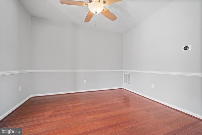 Building Photo - 103 Holmes St