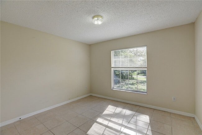 Building Photo - 573 Belfast Terrace