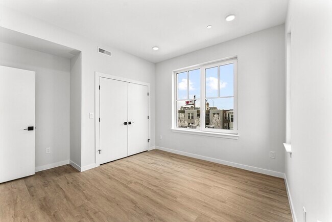 Building Photo - 24-28 Mt Pleasant St