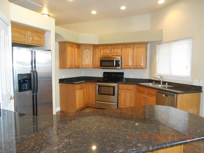 Building Photo - Single Story 4 Bedroom on 1/2 Acre Lot w/ Pool & Spa!