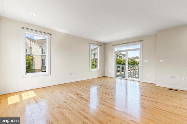 Building Photo - 42394 Pale Iris Terrace