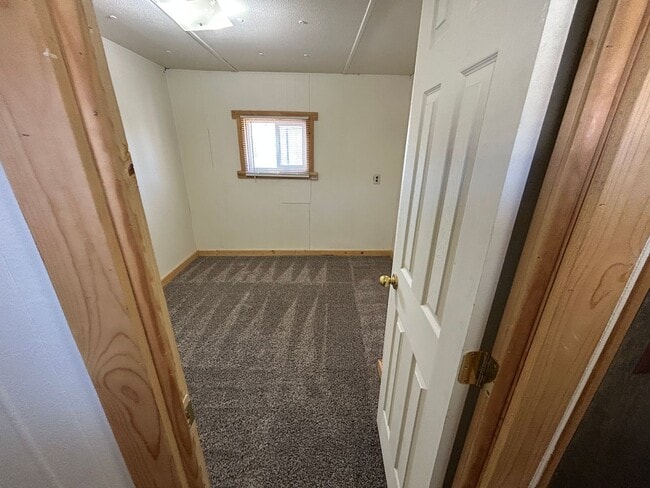 Building Photo - 2 Bedroom 1 Bath Updated Mobile Home in A & J Mobile Home Park