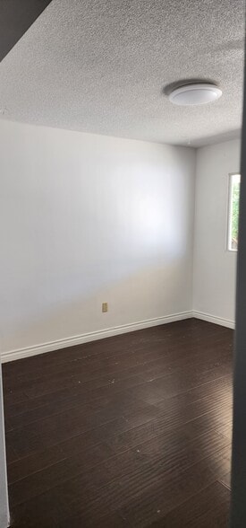 Livingroom - 8872 San Vicente Ave