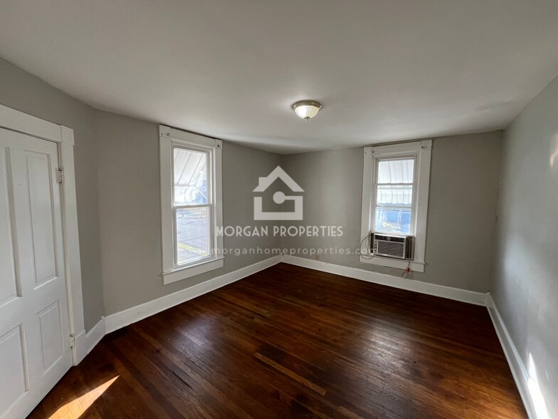 Building Photo - 206 N 17th St