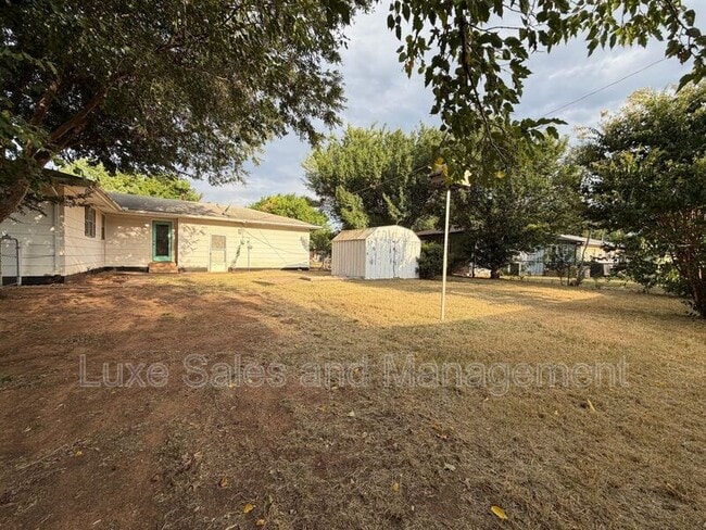 Building Photo - 12 Shirley Ln