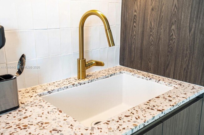 Building Photo - 159 NE 6th St