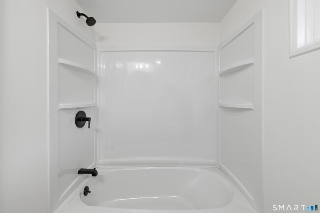 Building Photo - 96 W Main St