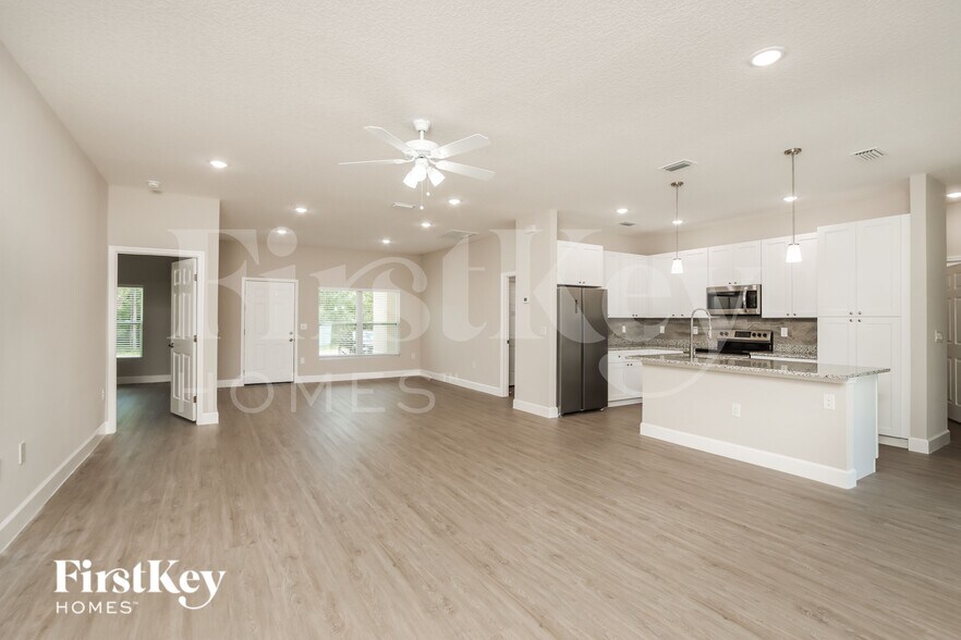 Building Photo - 541 Fellenz St